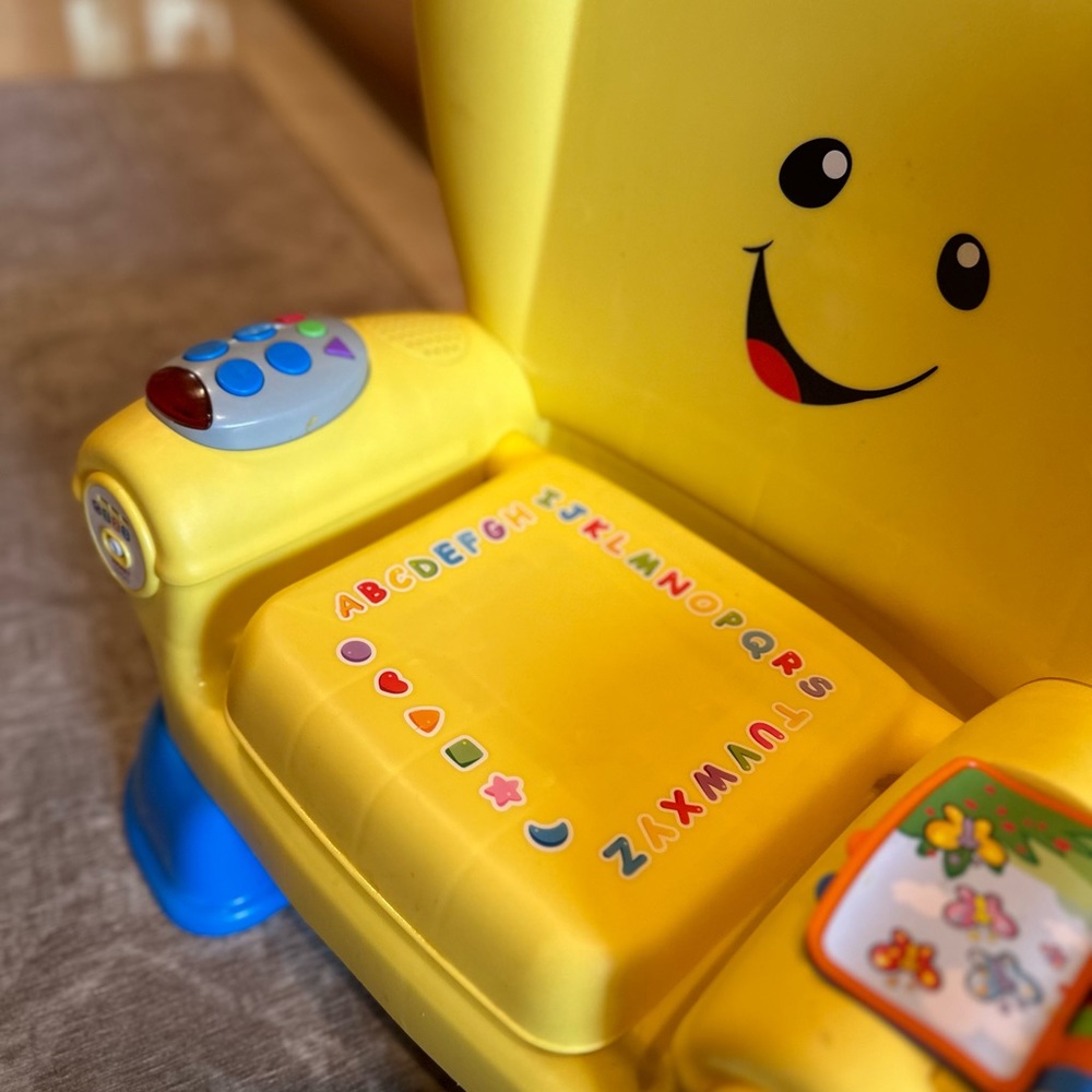 Fisher-Price Laugh & Learn Smart Stages Chair Yellow Smiley Face Baby Ch… - Picture 7 of 10